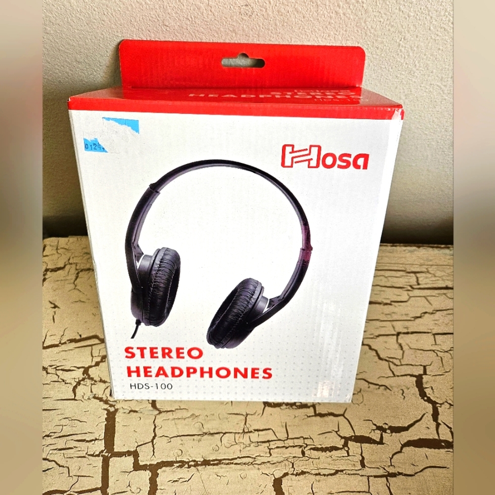 NEW Open-Box Hosa Stereo Headphones HDS-100